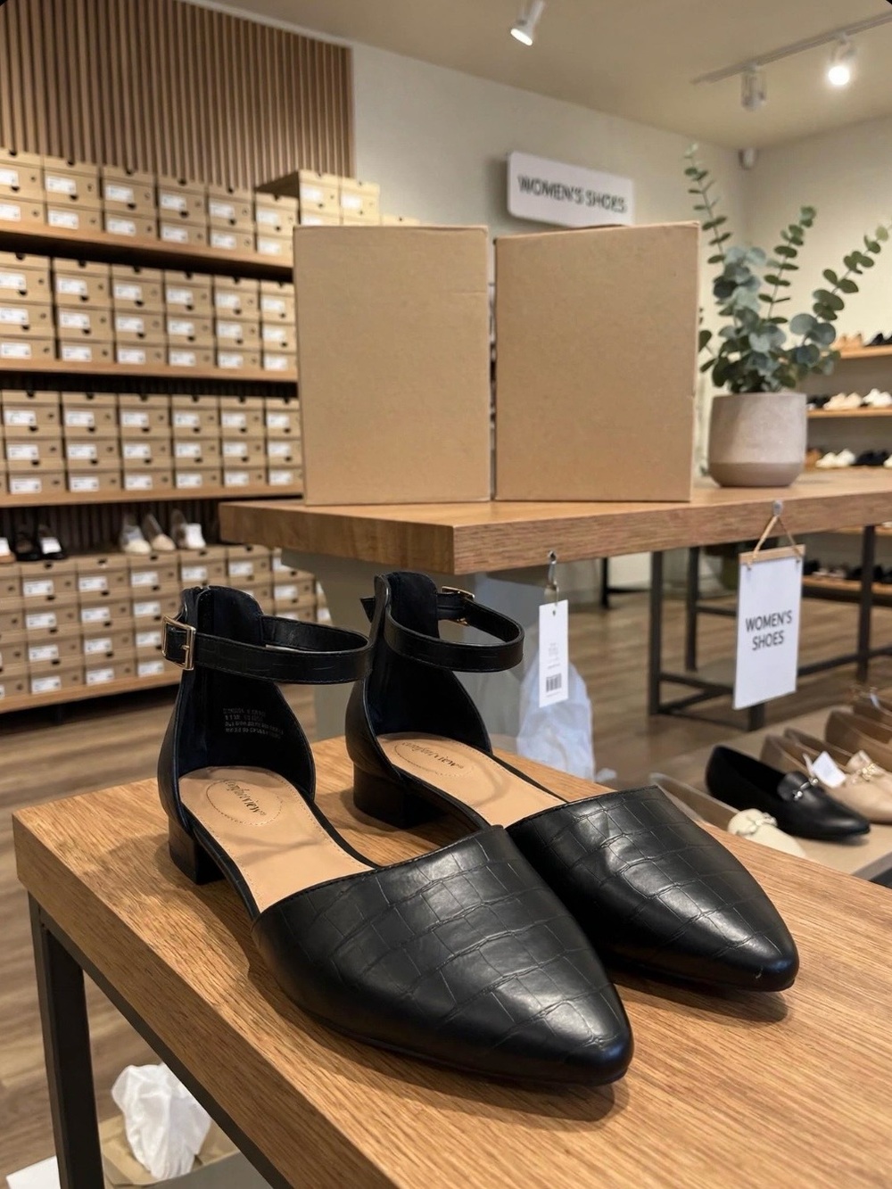 comfortview Black Croc-Embossed Pointed Ankle-Strap Flats